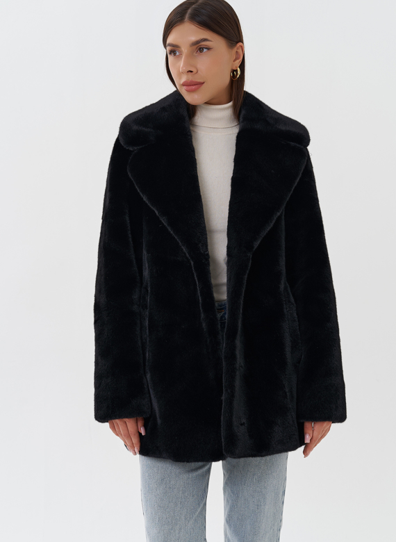 Куртка из эко меха с капюшоном