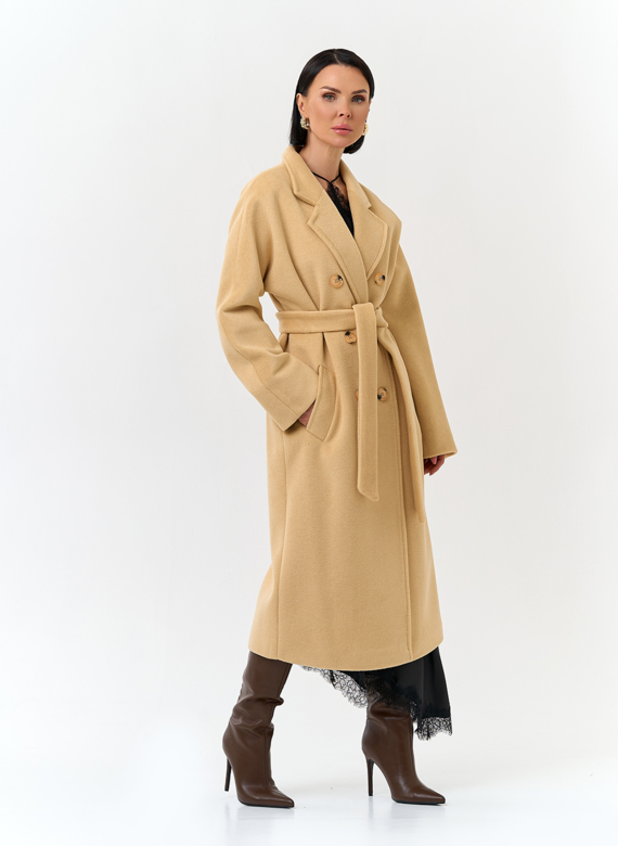 Женское пальто с поясом