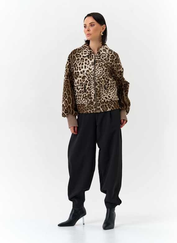 Женское укороченное пальто с анималистическим принтом