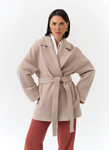 Женское укороченное пальто с английским воротником