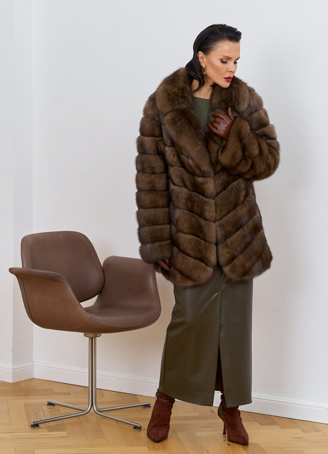 Женская шуба из соболя с английским воротником модель № 31771 универмаг малина