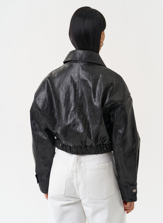 Куртка бомбер из эко кожи черного цвета
