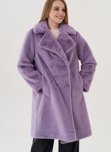 Женского пальто из эко меха на пуговицах