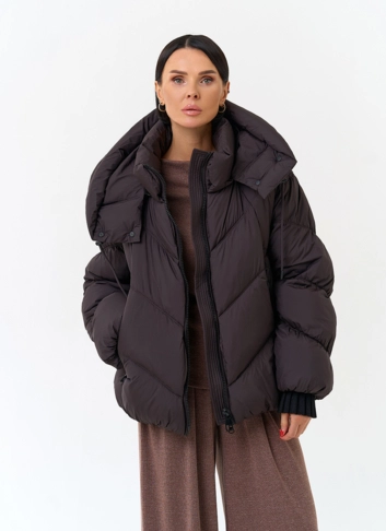 Женский пуховик с капюшоном