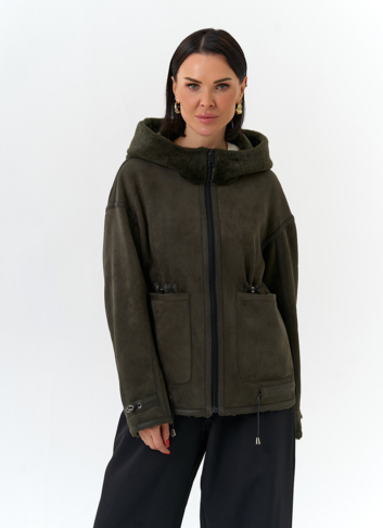 Женская дубленка из эко замши с капюшоном Женская дубленка из эко замши с капюшоном