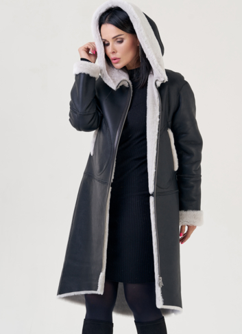 Двухсторонняя женская дубленка с капюшоном