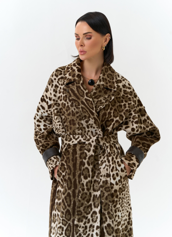 Женское пальто с анималистическим принтом