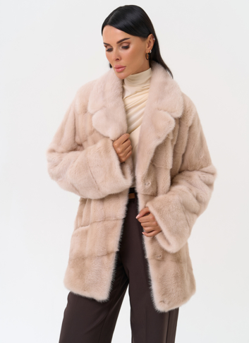 Укороченная шуба из меха норки с английским воротником