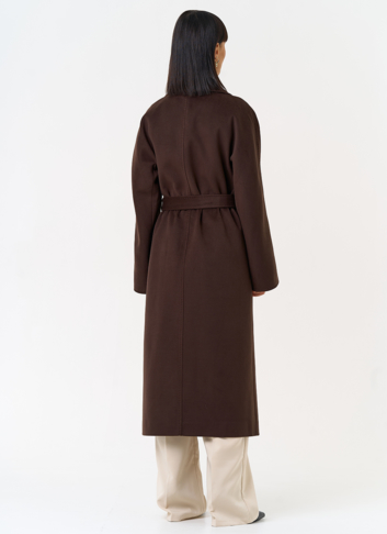 Женское двубортное пальто с поясом