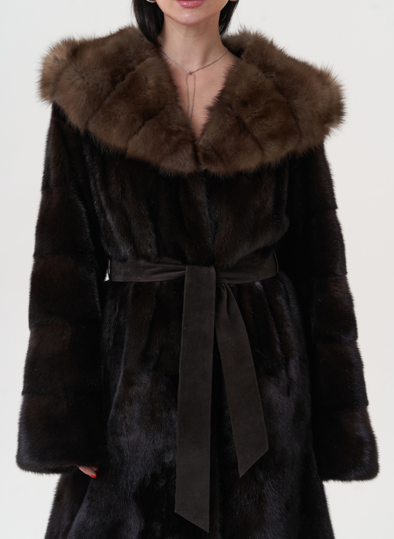 Норковая шуба с отделкой из меха куницы