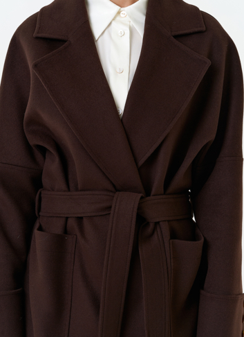 Женское длинное пальто с английским воротником