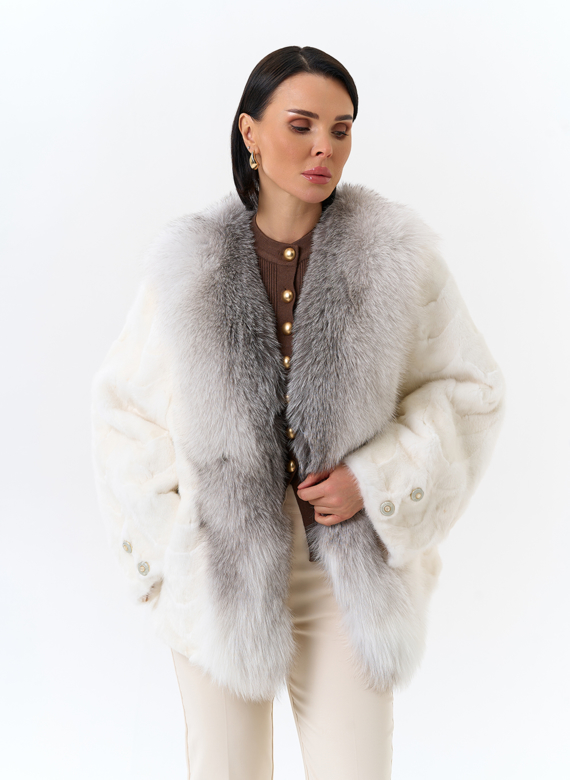 Шуба из норки с отделкой из меха лисы