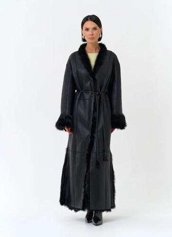 Женская двухсторонняя дубленка с поясом