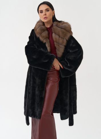 Норковая шуба с капюшоном из меха куницы