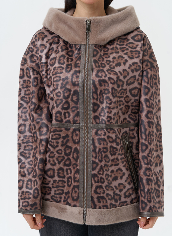 Женская дубленка из эко замши с капюшоном