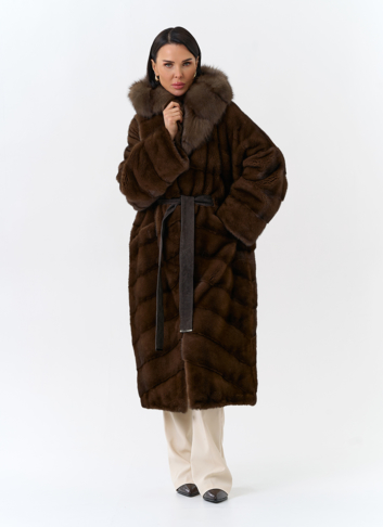 Шуба из меха норки с капюшоном из меха куницы Шуба из меха норки с капюшоном из меха куницы