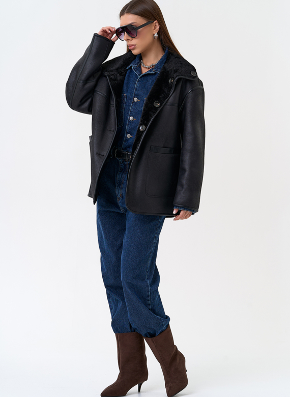 Женская двухсторонняя дубленка из эко замши в черном цвете