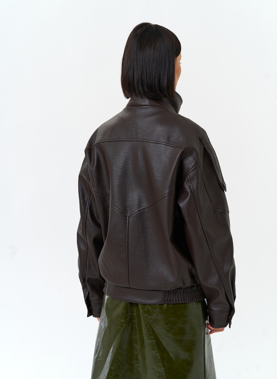 Женская куртка из эко кожи с воротником стойкой