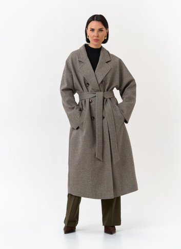 Женское пальто с английским воротником