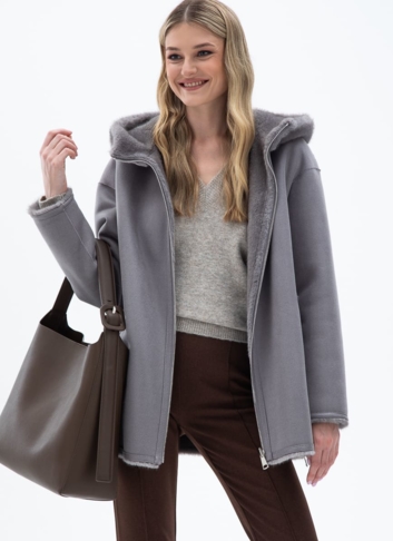 Женская двухсторонняя дубленка из эко кожи с капюшоном