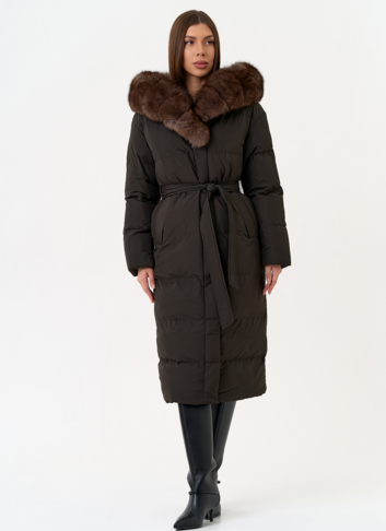 Женский пуховик с капюшоном из меха песца