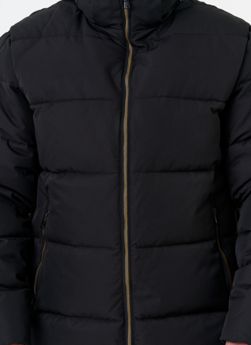 Мужской пуховик с капюшоном 