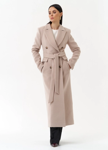 Двубортное пальто с английским воротником