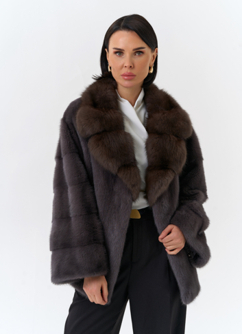 Куртка из меха норки с английским воротником из меха куницы Куртка из меха норки с английским воротником из меха куницы