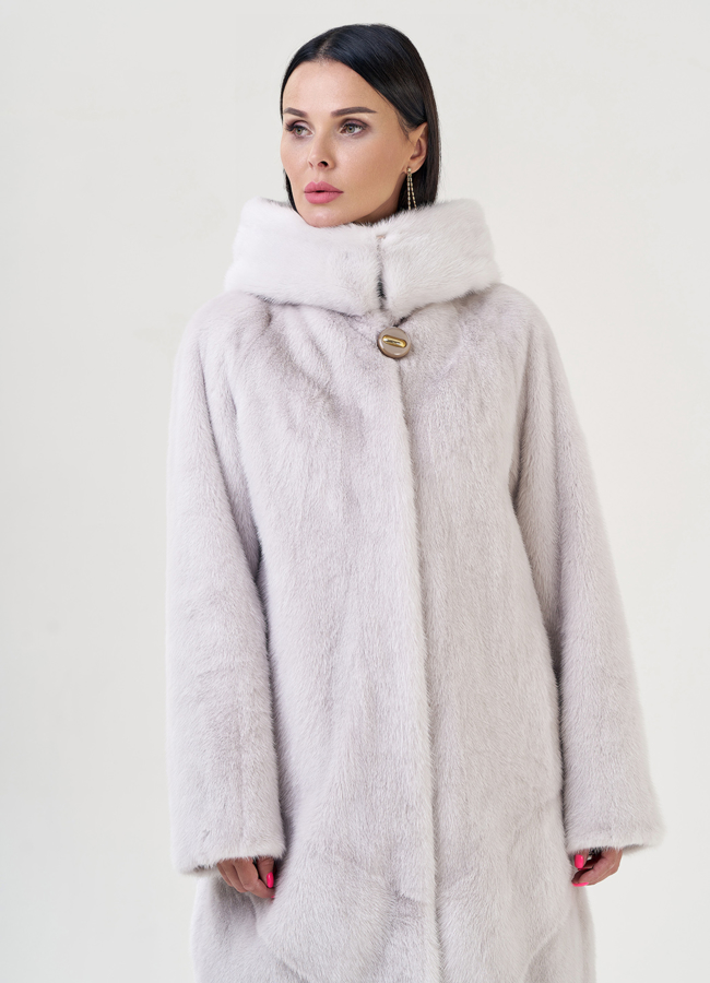 Светлая шуба из норки с капюшоном модель № 25817 в кредит