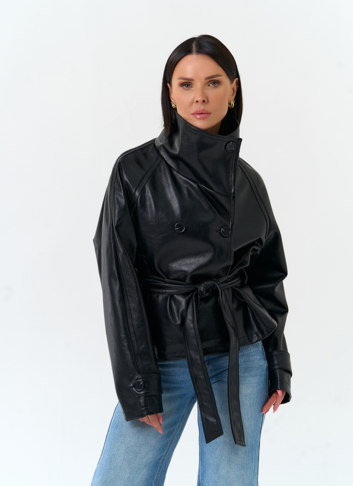 Женская куртка из эко кожи с поясом