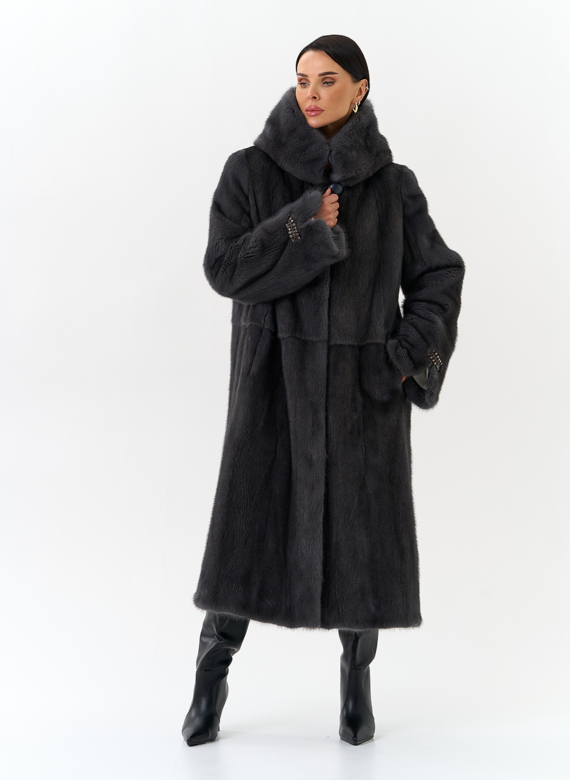 Женская шуба из меха норки с капюшоном