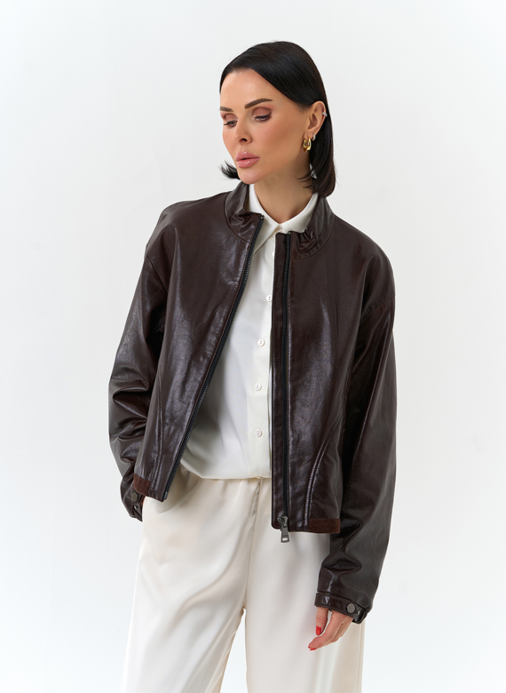 Женская короткая куртка из натуральной кожи