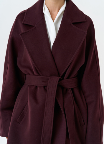 Женское укороченное пальто с английским воротником