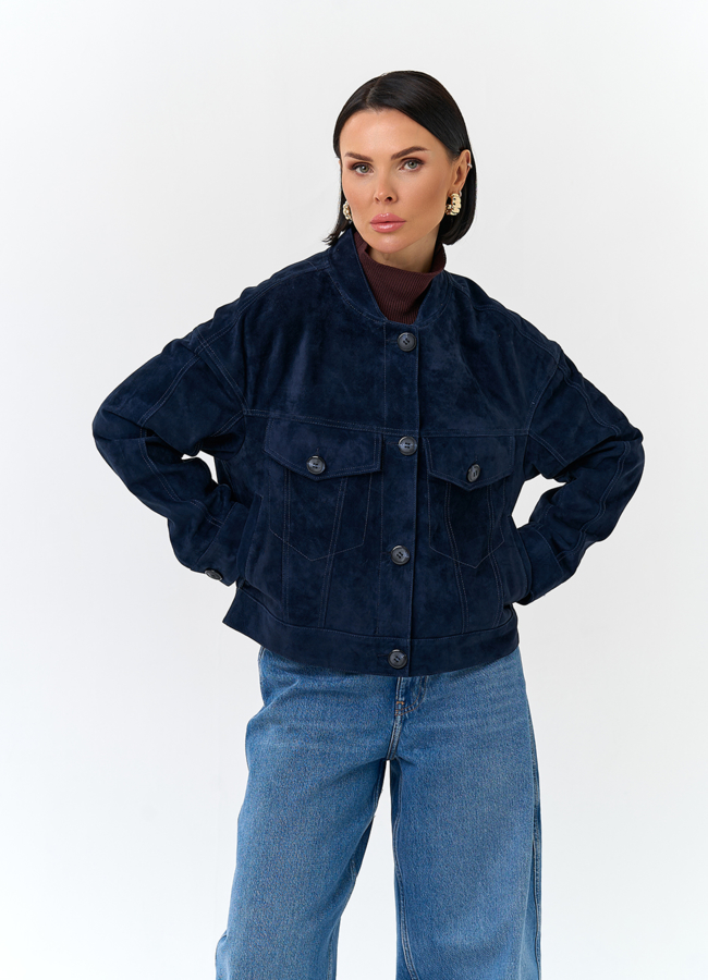 Женская куртка из натуральной замши синего цвета модель № 32730 меха малина