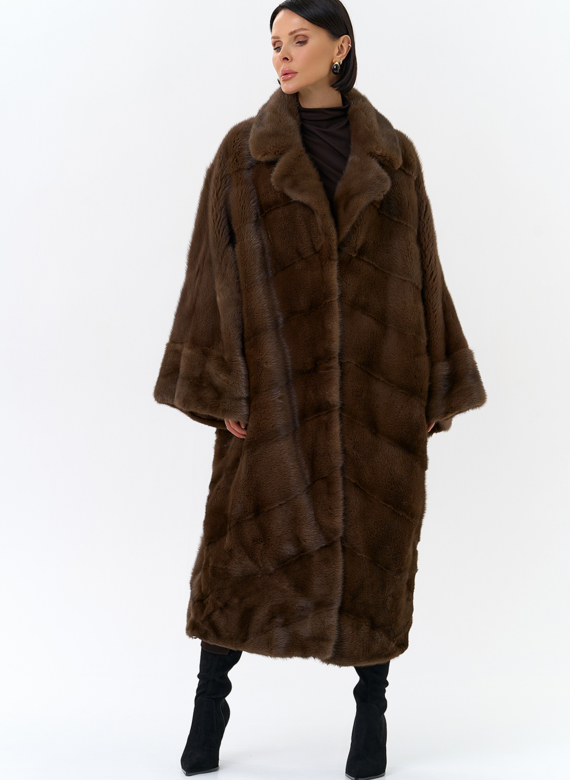 Шуба оверсайз с английским воротником