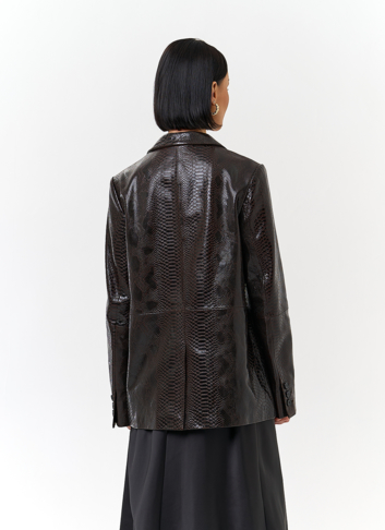 Женский жакет из натуральной кожи